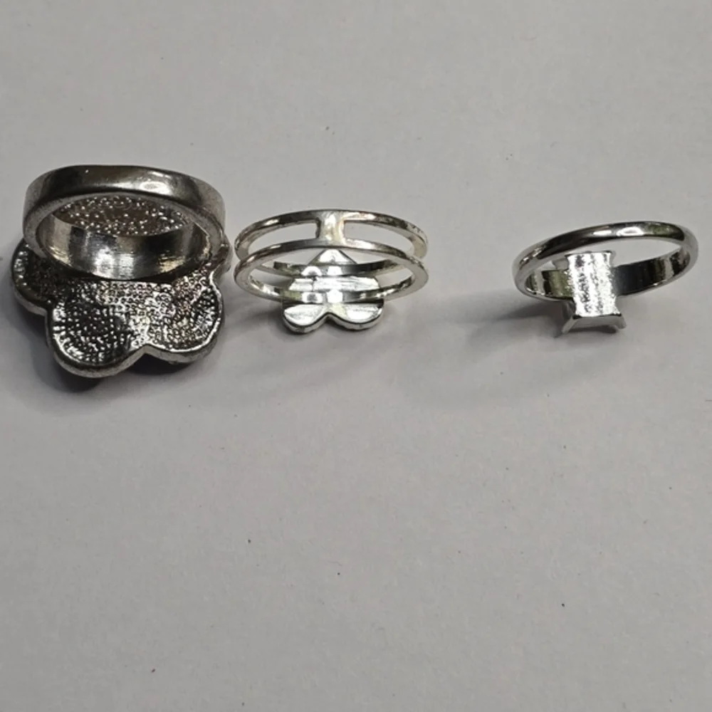 Treska Elegant‎ Purple Flower Ring with Silver Accents Size 7 Bundle Lot
